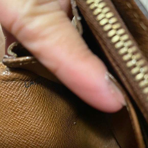 Authentic Bifold Wallet Monogram - Picture 7 of 10